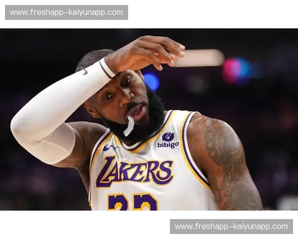 圣殿之巅的红金交响:骑士与湖人的圣诞史诗,不仅仅是篮球 圣殿之巅的红金交响:骑士与湖人的圣诞史诗,不仅仅是篮球